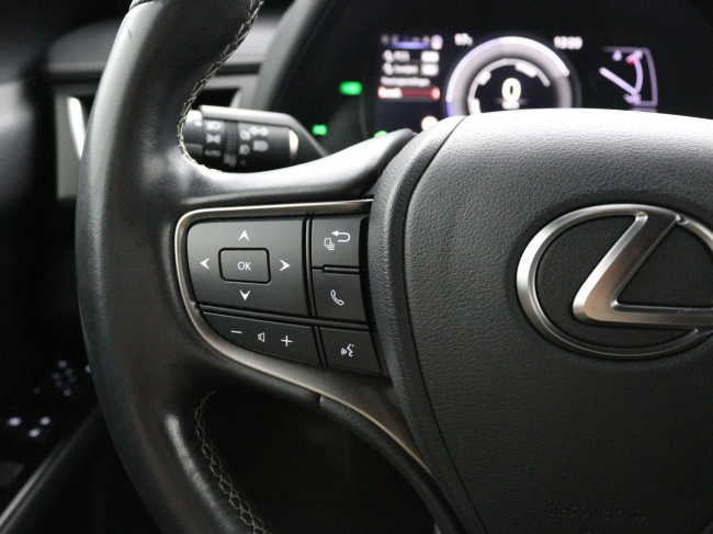 Lexus UX - 250h Business Line