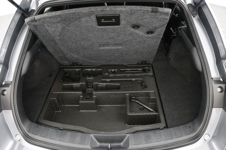 Lexus UX - 250h Business Line 27