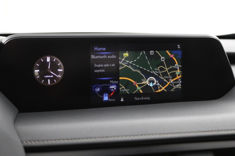 Lexus UX - 250h Business Line 28