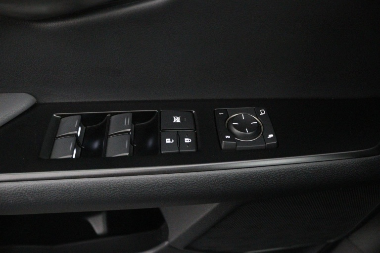 Lexus UX - 250h Business Line 30