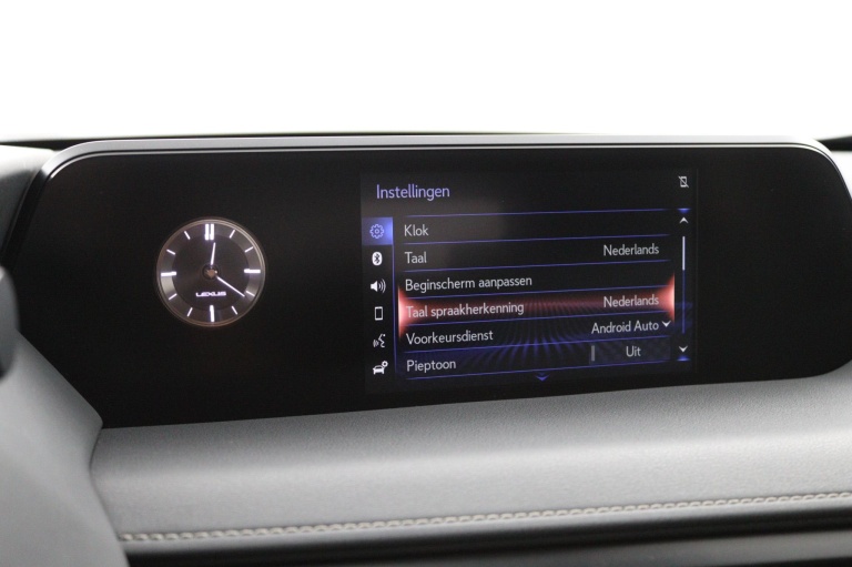 Lexus UX - 250h Business Line 48