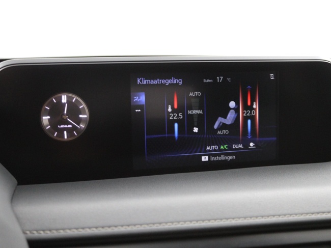 Lexus UX - 250h Business Line