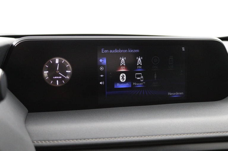 Lexus UX - 250h Business Line 8