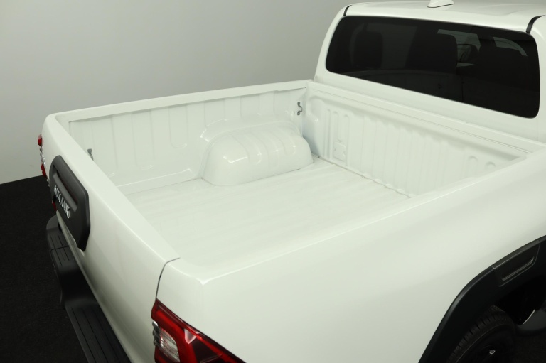 Toyota HiLux - 2.8 D-4D Double Cab Hybrid Invincible 22