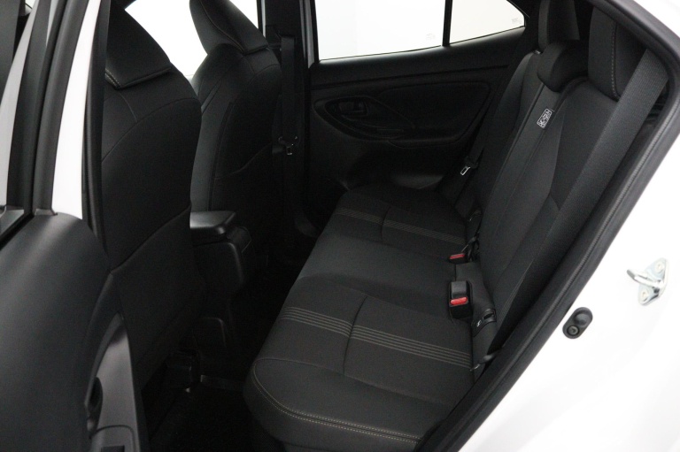 Toyota Yaris Cross - 1.5 Hybrid Adventure 4x4 18