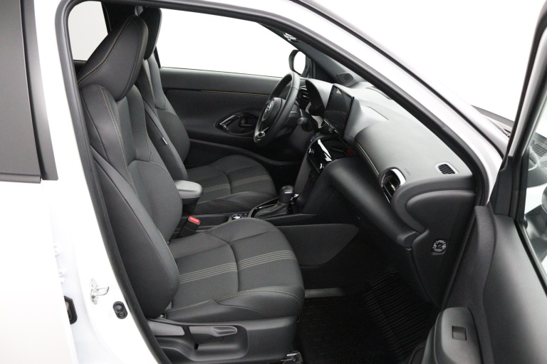Toyota Yaris Cross - 1.5 Hybrid Adventure 4x4 22