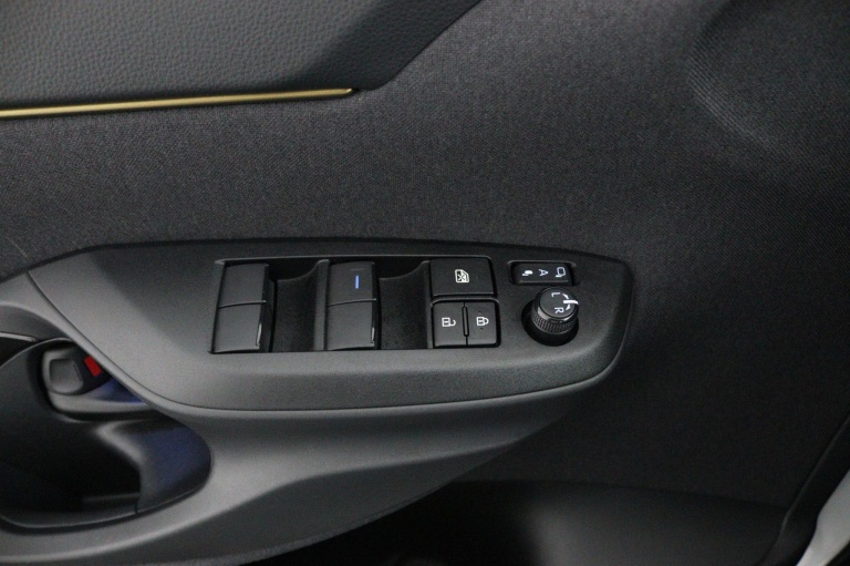 Toyota Yaris Cross - 1.5 Hybrid Adventure 4x4 29