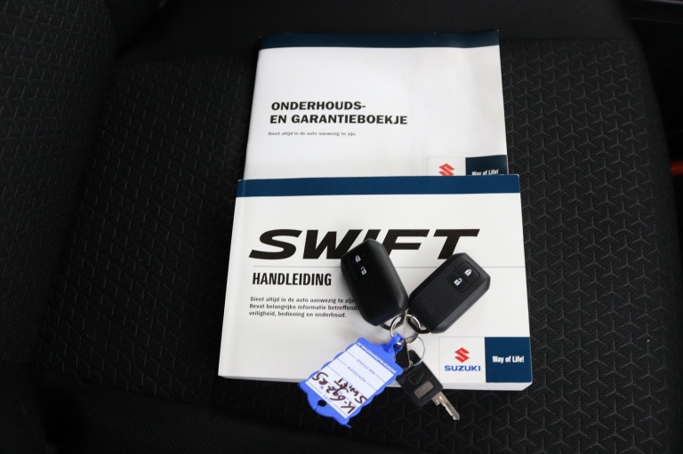 Suzuki Swift - 1.2 Style Smart Hybrid Automaat 27