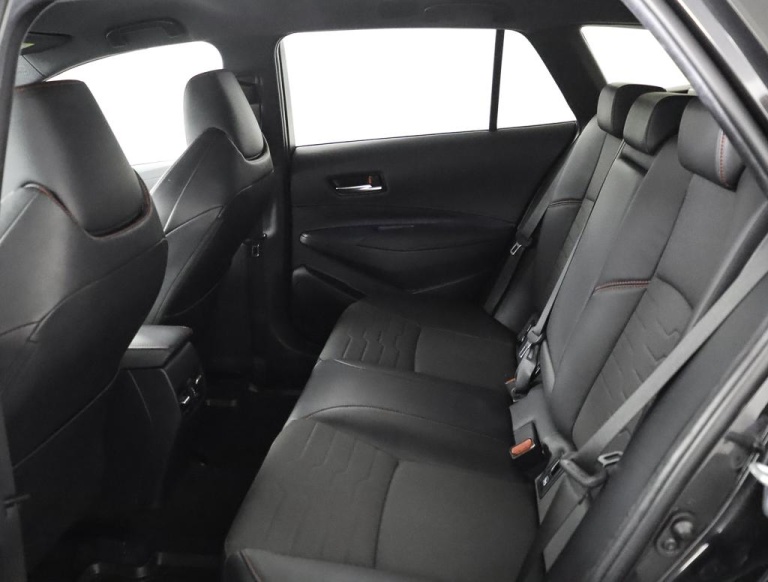 Toyota Corolla Touring Sports - 2.0 Hybrid Executive 17