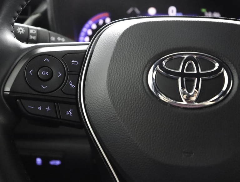 Toyota Corolla Touring Sports - 2.0 Hybrid Executive 18