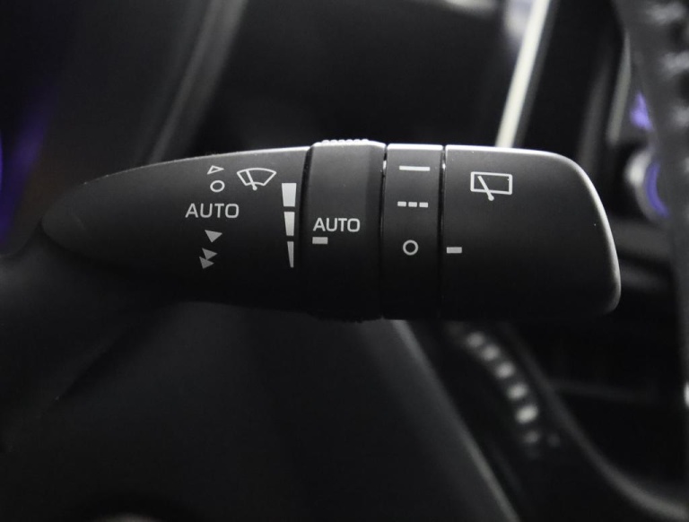 Toyota Corolla Touring Sports - 2.0 Hybrid Executive 31