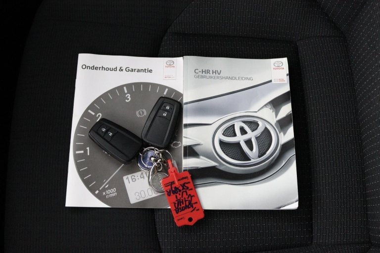 Toyota C-HR - 1.8 Hybrid Style 11