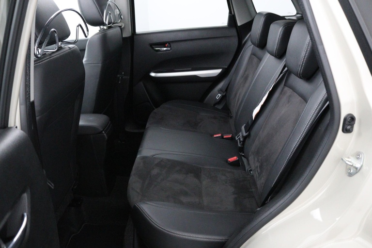 Suzuki Vitara - 1.6 High Executive 15