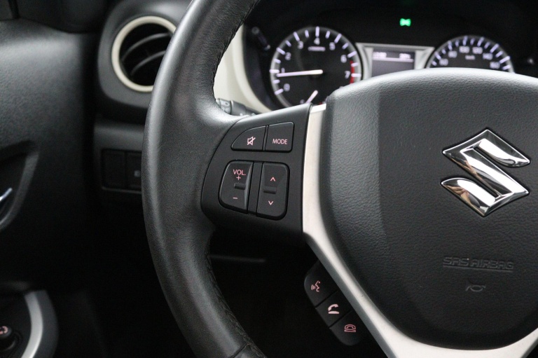 Suzuki Vitara - 1.6 High Executive 16