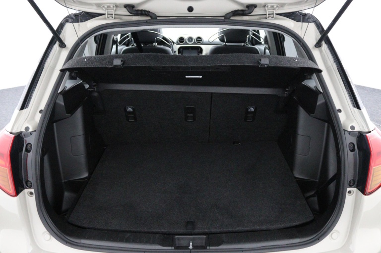 Suzuki Vitara - 1.6 High Executive 19