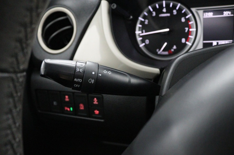 Suzuki Vitara - 1.6 High Executive 27