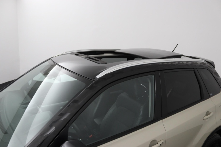 Suzuki Vitara - 1.6 High Executive 36