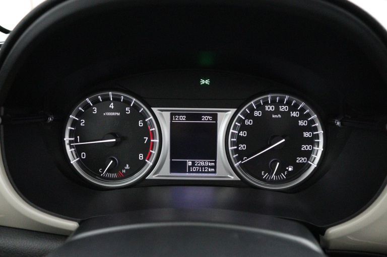 Suzuki Vitara - 1.6 High Executive 5