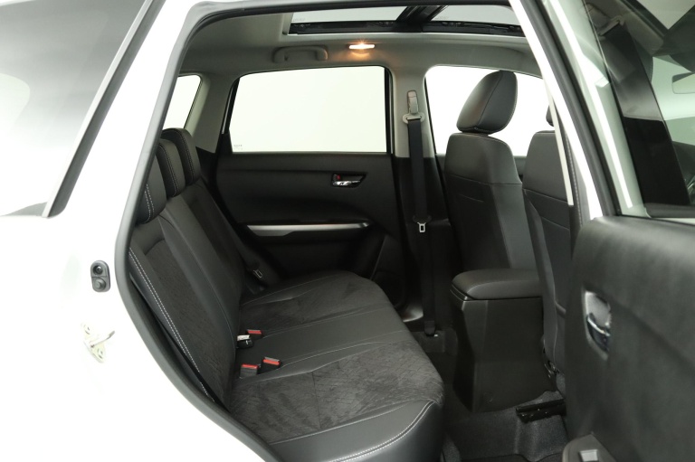 Suzuki Vitara - 1.4 Boosterjet Style Smart Hybrid 18