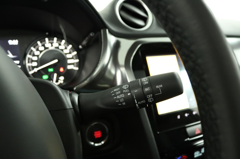 Suzuki Vitara - 1.4 Boosterjet Style Smart Hybrid 31