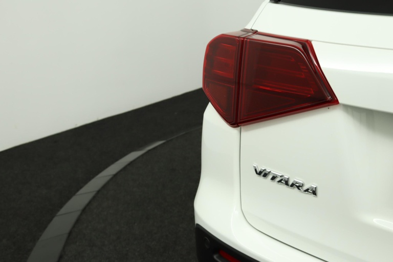 Suzuki Vitara - 1.4 Boosterjet Style Smart Hybrid 38