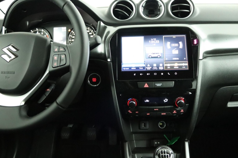 Suzuki Vitara - 1.4 Boosterjet Style Smart Hybrid 44
