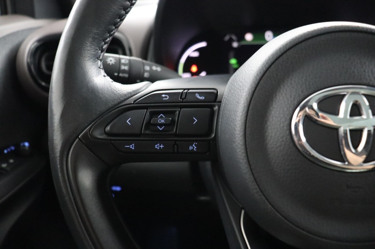 Toyota Yaris Cross - 1.5 Hybrid Executive 19