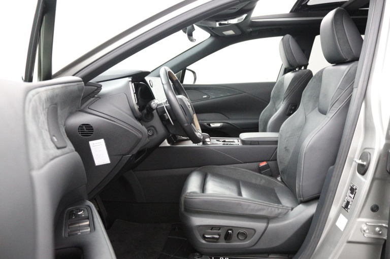 Lexus RX - 450h+ Plug-in Hybrid President Line 17