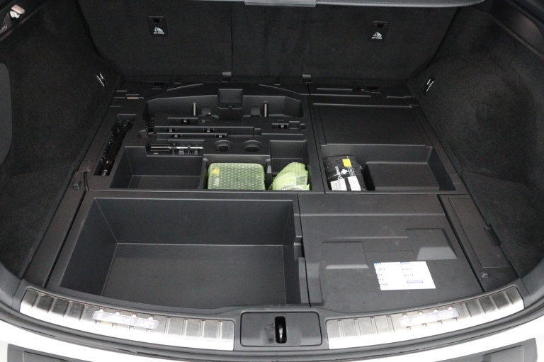 Lexus RX - 450h+ Plug-in Hybrid President Line 27