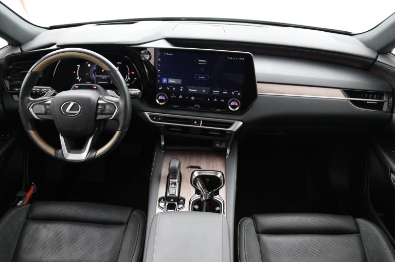 Lexus RX - 450h+ Plug-in Hybrid President Line 4