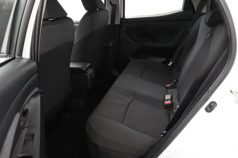Toyota Yaris - 1.5 Hybrid Dynamic 12