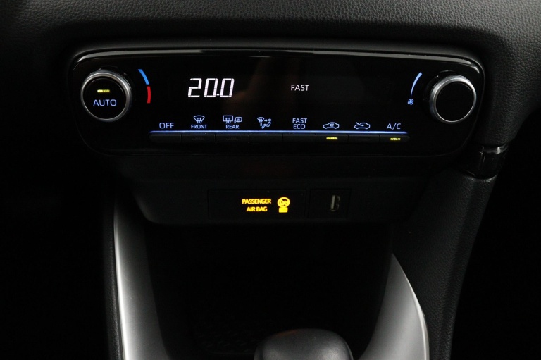 Toyota Yaris - 1.5 Hybrid Dynamic 16
