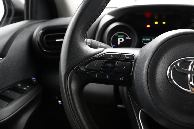 Toyota Yaris - 1.5 Hybrid Dynamic 17