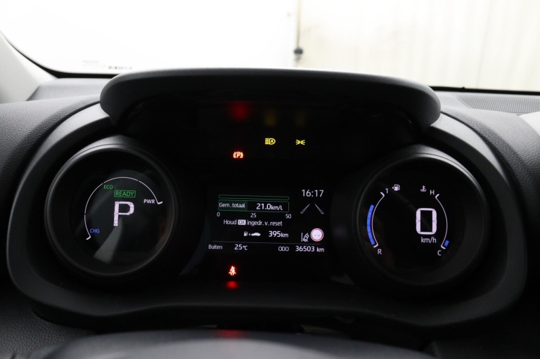 Toyota Yaris - 1.5 Hybrid Dynamic 21