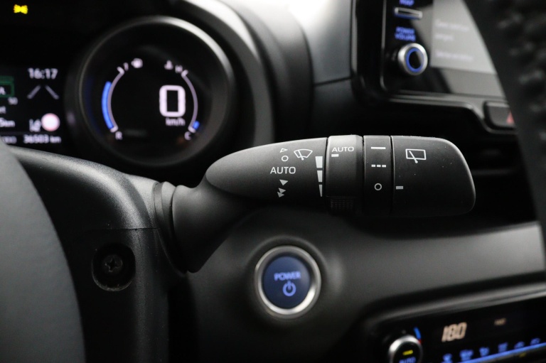 Toyota Yaris - 1.5 Hybrid Dynamic 22