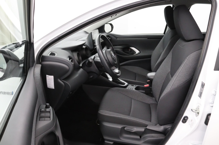 Toyota Yaris - 1.5 Hybrid Dynamic 9