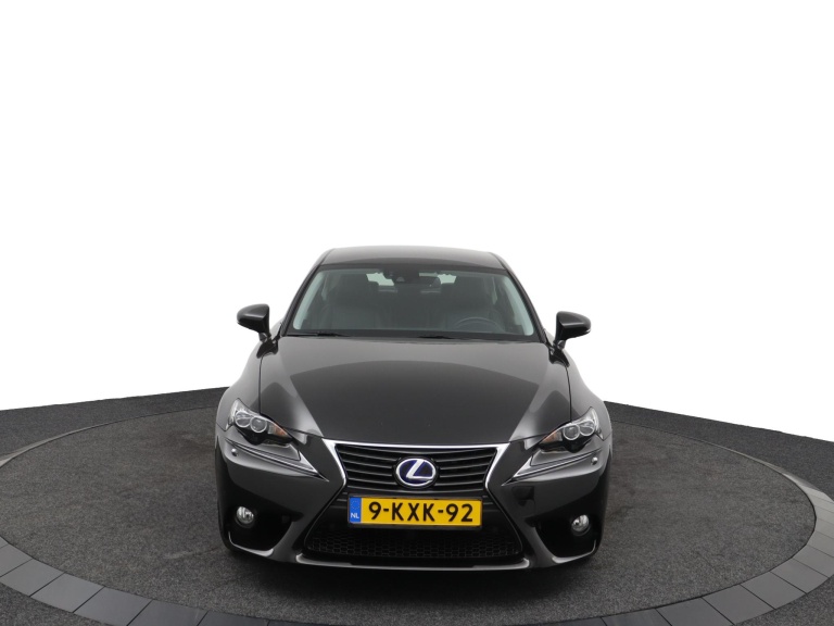 Lexus IS - 300h 25th Edition 16