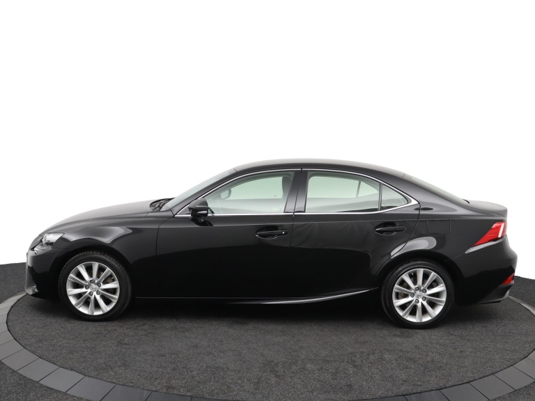 Lexus IS - 300h 25th Edition 3