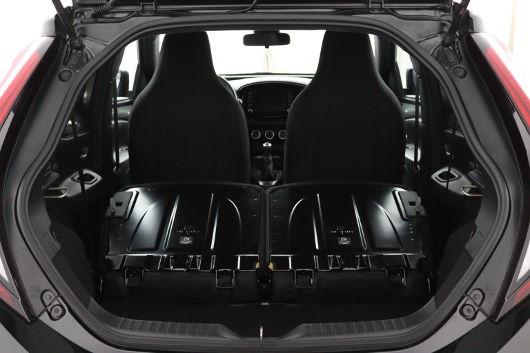 Toyota Aygo X - 1.0 VVT-i MT Pulse 29