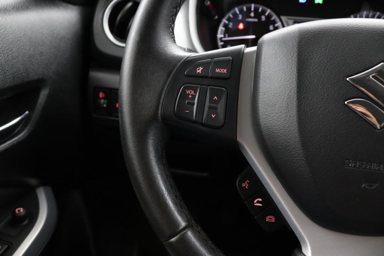 Suzuki Vitara - 1.6 Exclusive 19