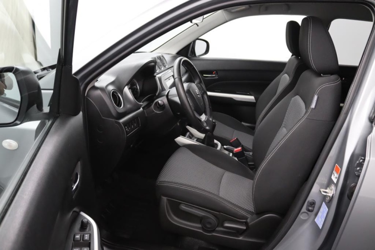 Suzuki Vitara - 1.6 Exclusive 9