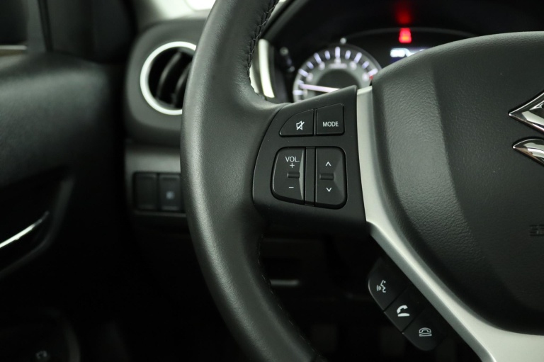 Suzuki Vitara - 1.4 Boosterjet Style Smart Hybrid 19
