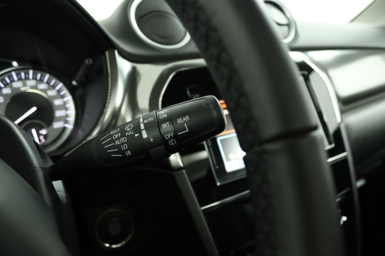 Suzuki Vitara - 1.4 Boosterjet Style Smart Hybrid 31