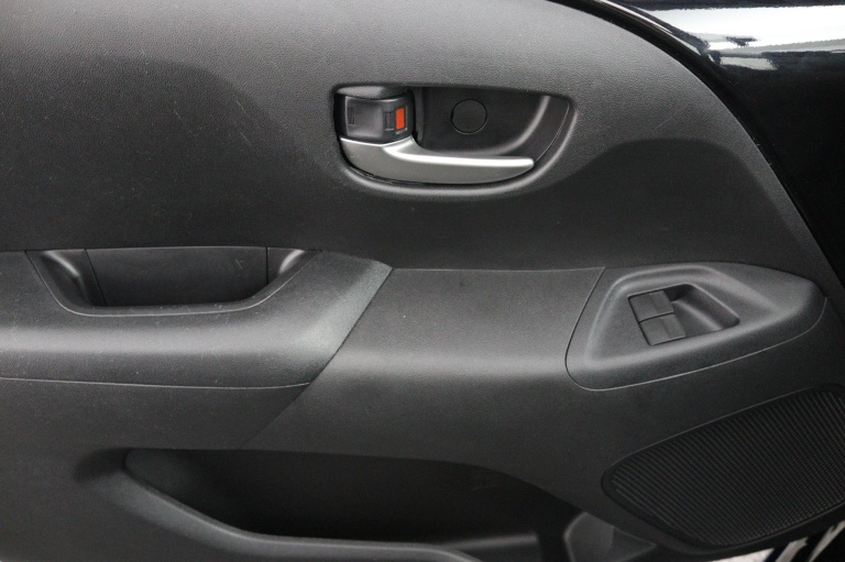 Toyota Aygo - 1.0 VVT-i x-play cabrio 29