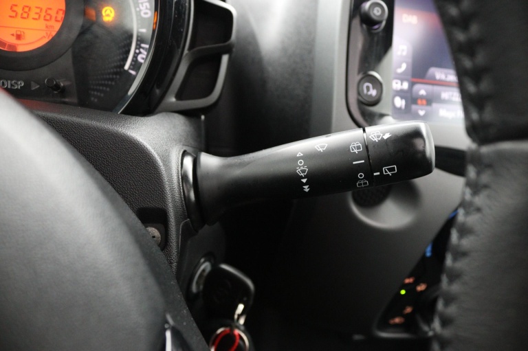 Toyota Aygo - 1.0 VVT-i x-play cabrio 32
