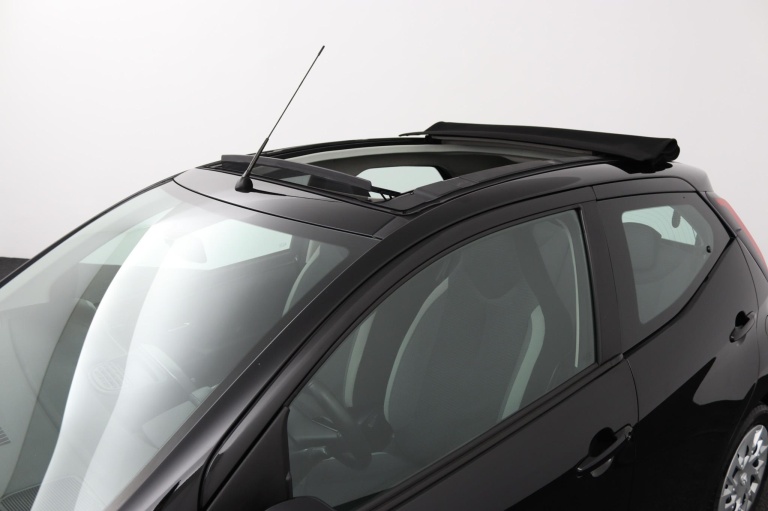 Toyota Aygo - 1.0 VVT-i x-play cabrio 37