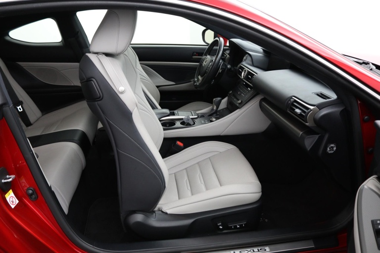 Lexus RC - 300h F SPORT Line 22