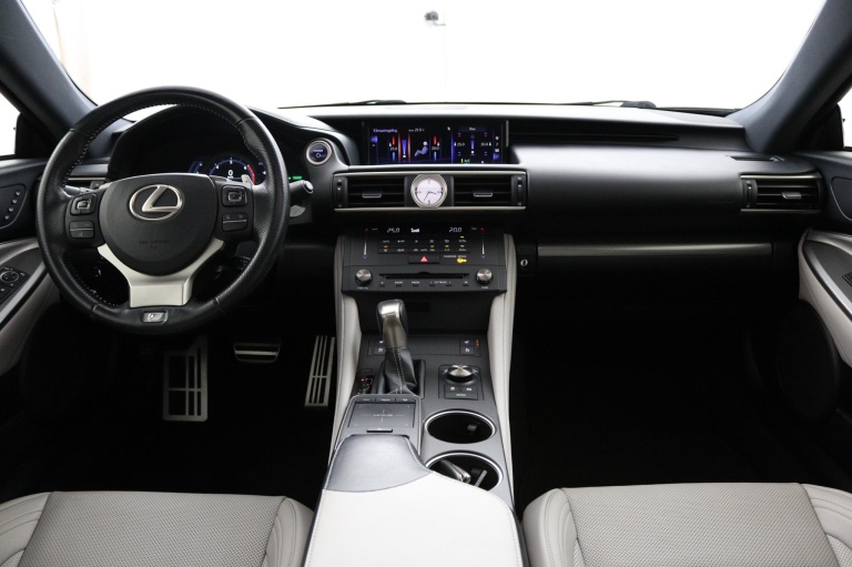 Lexus RC - 300h F SPORT Line 4
