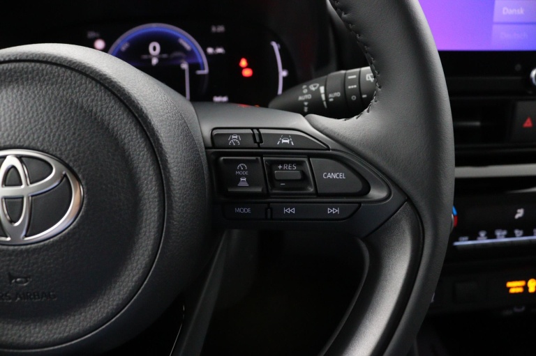 Toyota Yaris Cross - 1.5 Hybrid 115 Dynamic Comfort Pack 18