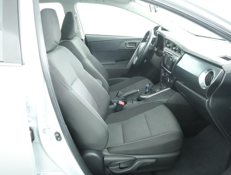 Toyota Auris - 1.8 Hybrid Aspiration 22